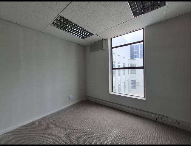 150M² OFFICE TO LET IN CRAIGHALL